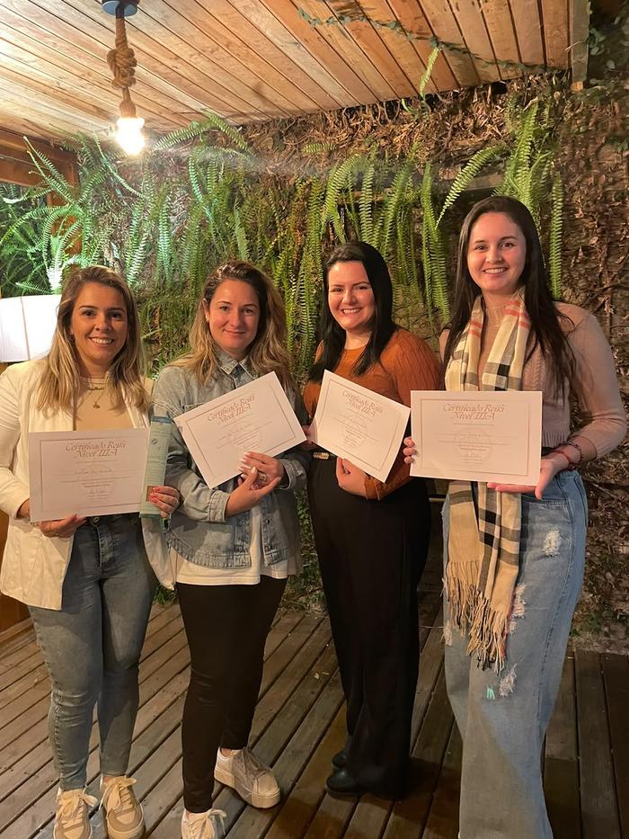 Turma formada em Reiki Nível IIIA